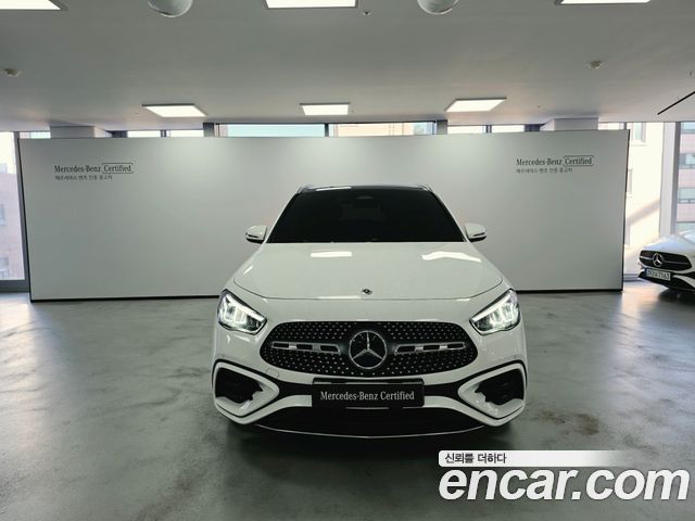 Mercedes-Benz GLA-Class 2026 — photo 3