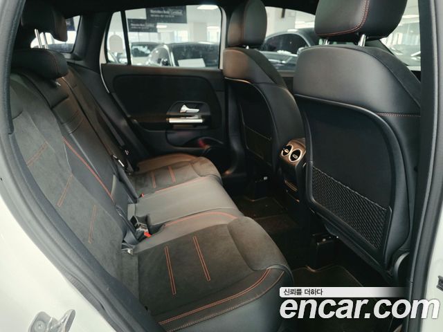 Mercedes-Benz GLA-Class 2026 — photo 10