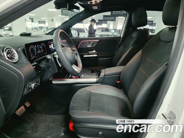 Mercedes-Benz GLA-Class 2026 — photo 14