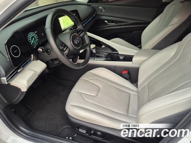 Hyundai AVANTE 2021 — photo 11