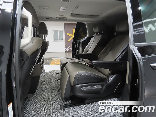 Kia Canival 2025 — photo 18