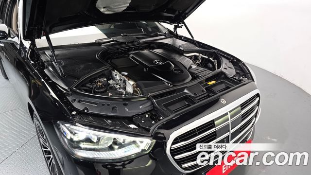 Mercedes-Benz S-Class 2022 — photo 6