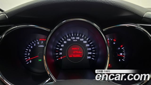 Kia K5 2013 — photo 8