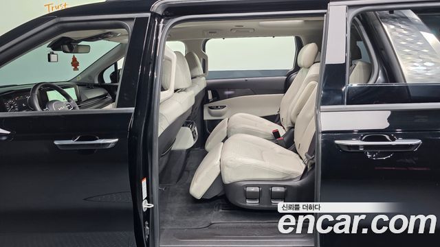 Kia Canival 2022 — photo 17