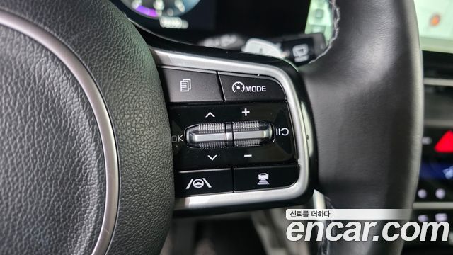 Kia Canival 2022 — photo 24