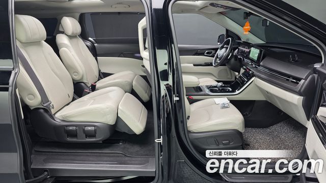 Kia Canival 2022 — photo 16