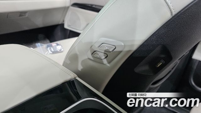 Kia Canival 2022 — photo 28