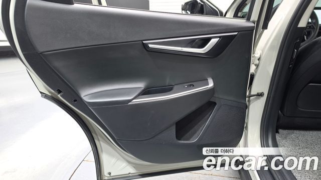 Kia EV6 2022 — photo 15