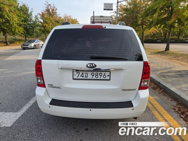 Kia Canival 2013 — photo 5