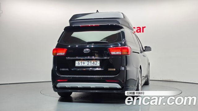 Kia Canival 2018 — photo 4