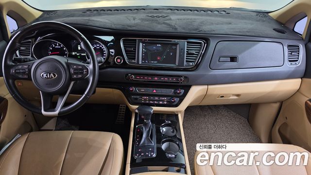 Kia Canival 2018 — photo 10