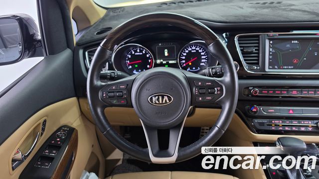 Kia Canival 2018 — photo 18