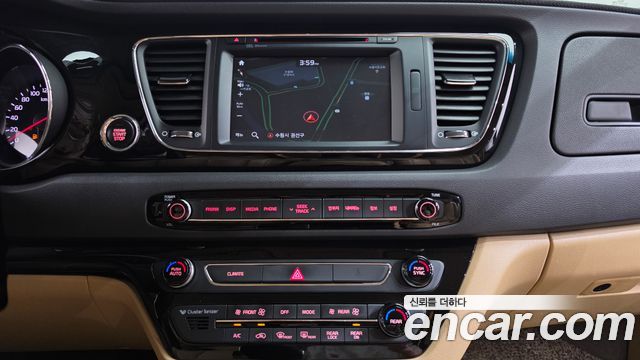 Kia Canival 2018 — photo 19