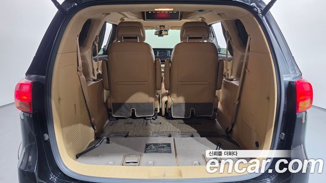 Kia Canival 2018 — photo 26