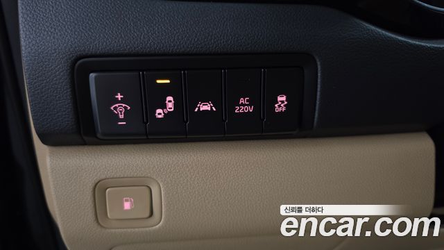 Kia Canival 2018 — photo 28