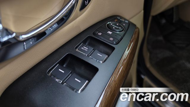 Kia Canival 2018 — photo 31