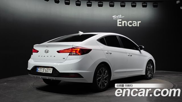 Hyundai AVANTE 2020 — photo 2
