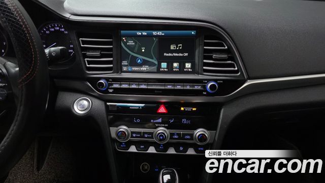 Hyundai AVANTE 2020 — photo 14