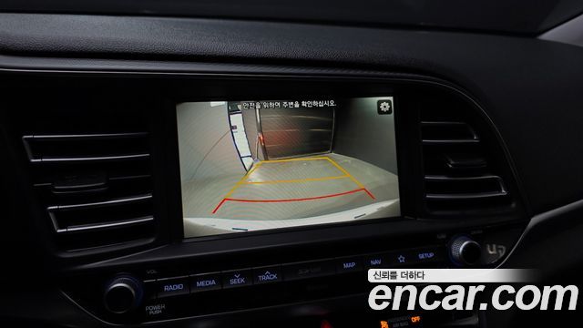 Hyundai AVANTE 2020 — photo 15