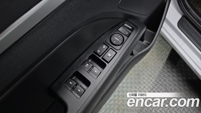 Hyundai AVANTE 2020 — photo 19