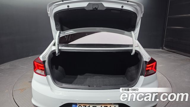 Hyundai AVANTE 2020 — photo 20