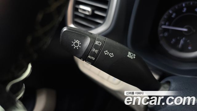 Hyundai Venue 2022 — photo 23
