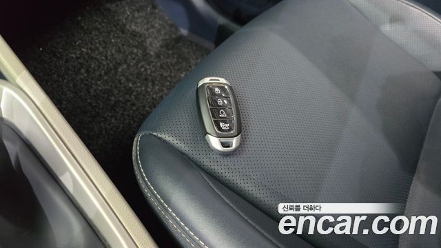 Hyundai Venue 2022 — photo 31