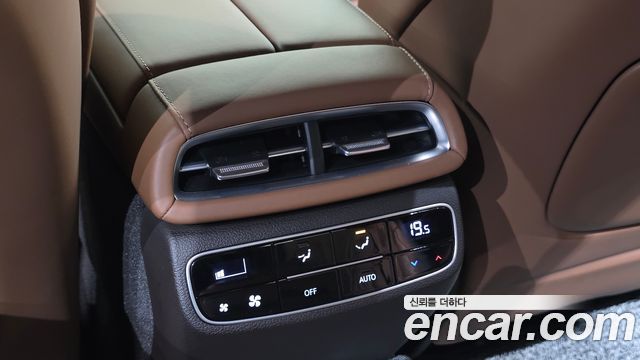 Genesis G80 2022 — photo 33