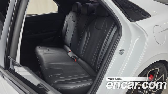Hyundai AVANTE 2022 — photo 18