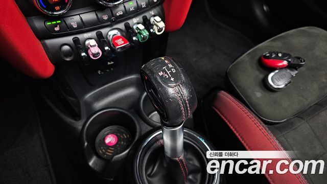 Mini Cooper 2018 — photo 9