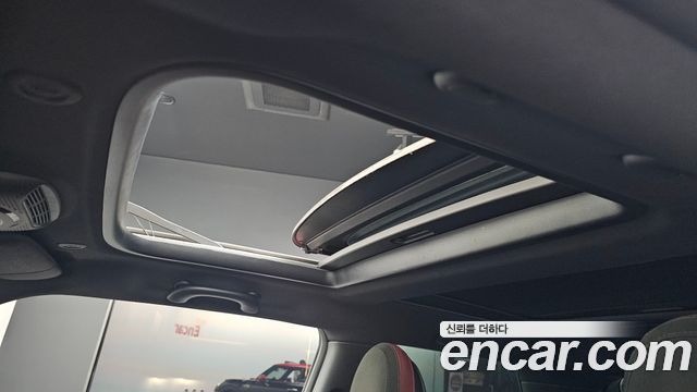 Mini Cooper 2018 — photo 19