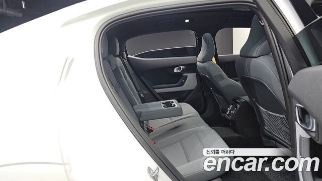 Polestar Polestar 2 2022 — photo 17