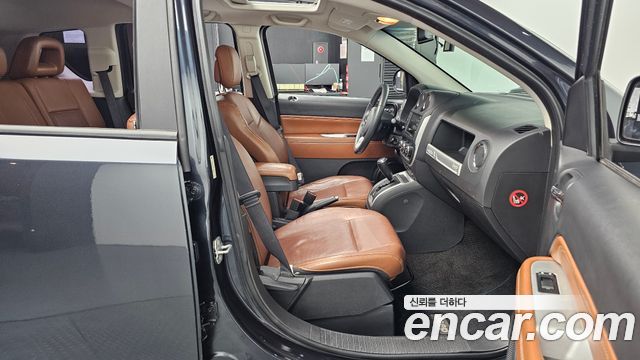 Jeep Compass 2014 — photo 16