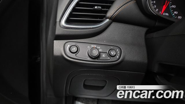 Chevrolet Korea Trax 2018 — photo 23