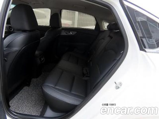 Kia K3 2019 — photo 10