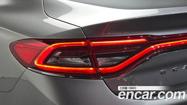 Hyundai Grandeur 2017 — photo 9