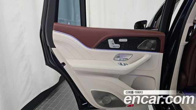 Mercedes-Benz GLS-Class 2026 — photo 15