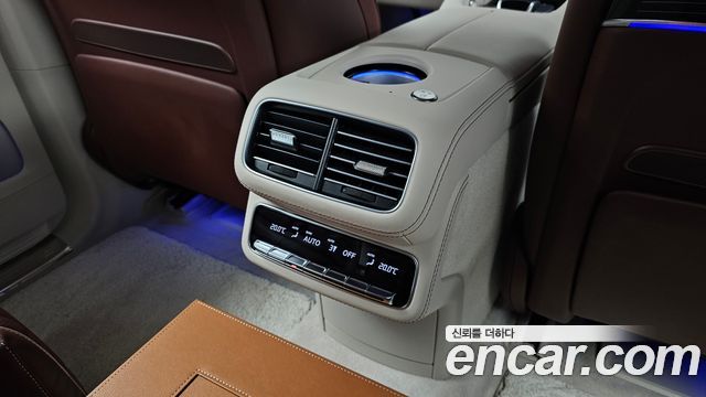 Mercedes-Benz GLS-Class 2026 — photo 32