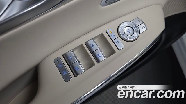 Genesis GV70 2025 — photo 36