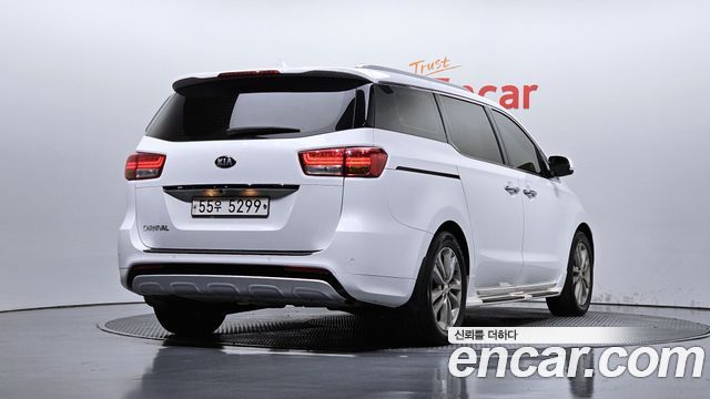 Kia Canival 2018 — photo 2