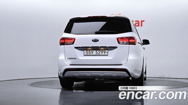 Kia Canival 2018 — photo 4