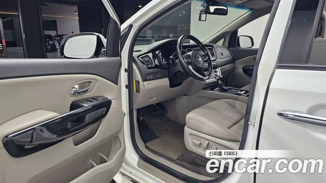 Kia Canival 2018 — photo 13