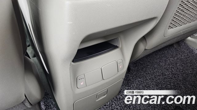 Kia Canival 2018 — photo 24