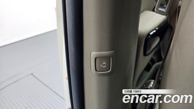 Kia Canival 2018 — photo 25
