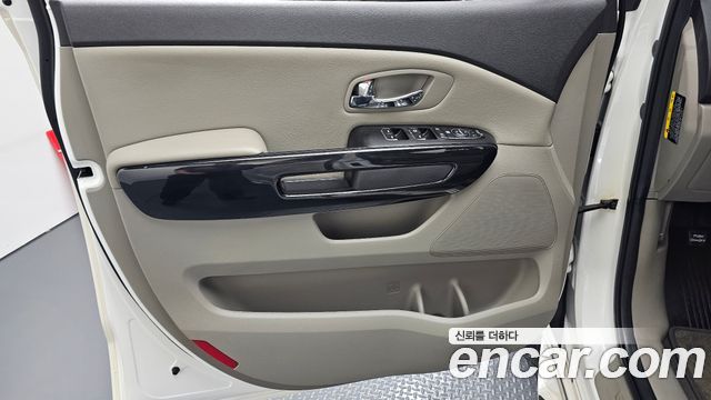 Kia Canival 2018 — photo 14