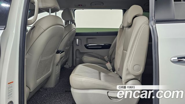 Kia Canival 2018 — photo 16