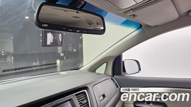 Kia Canival 2018 — photo 30