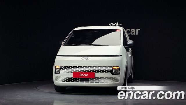 Hyundai Staria 2022 — photo 3
