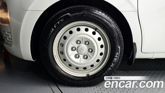 Hyundai Staria 2022 — photo 5