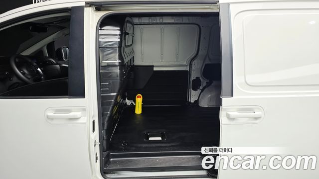 Hyundai Staria 2022 — photo 19